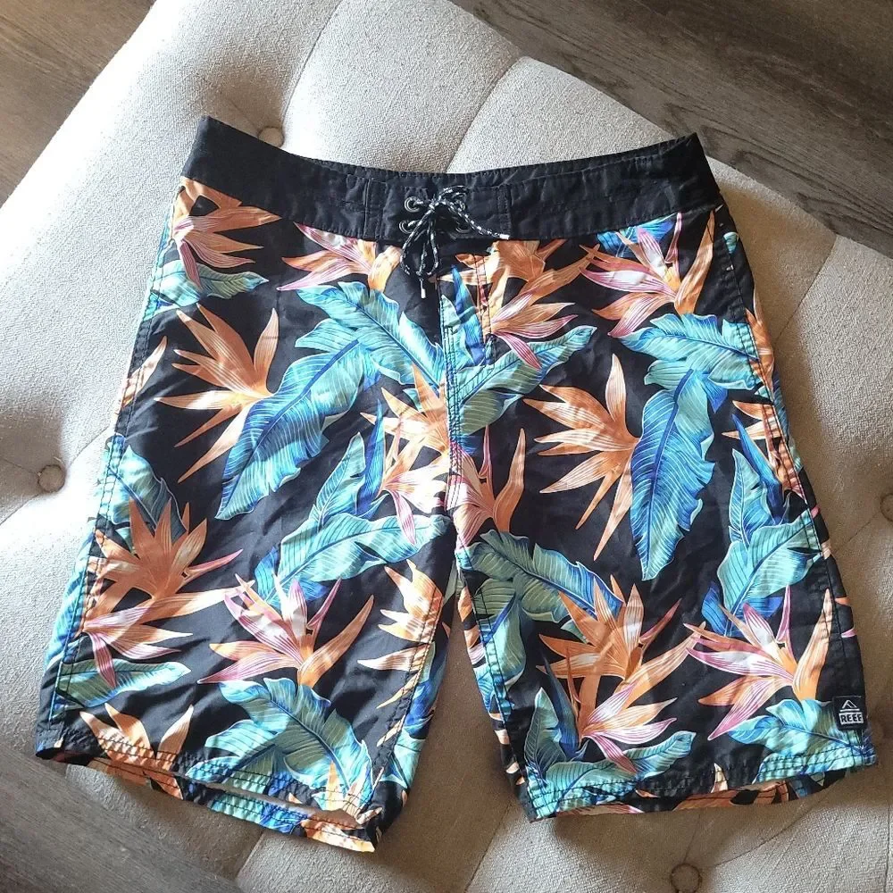 Reef Men's Floral Birds of Paradise Print Board Shorts Size 32